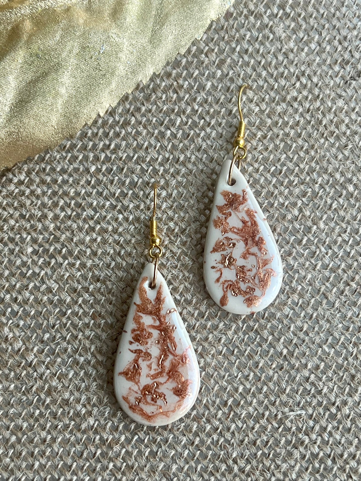 Teardrops Earrings with Copper Details