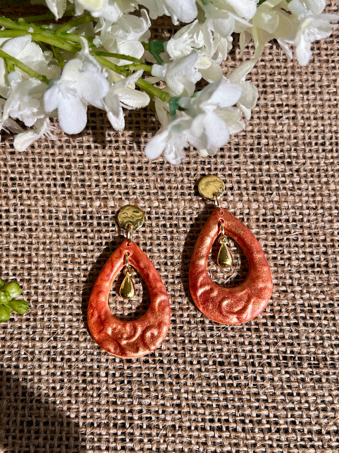 Dark Orange Teardrops Earrings with Copper Effet