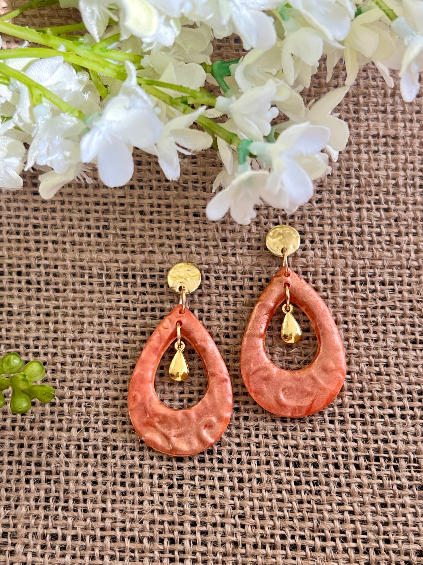 Dark Orange Teardrops Earrings with Copper Effet