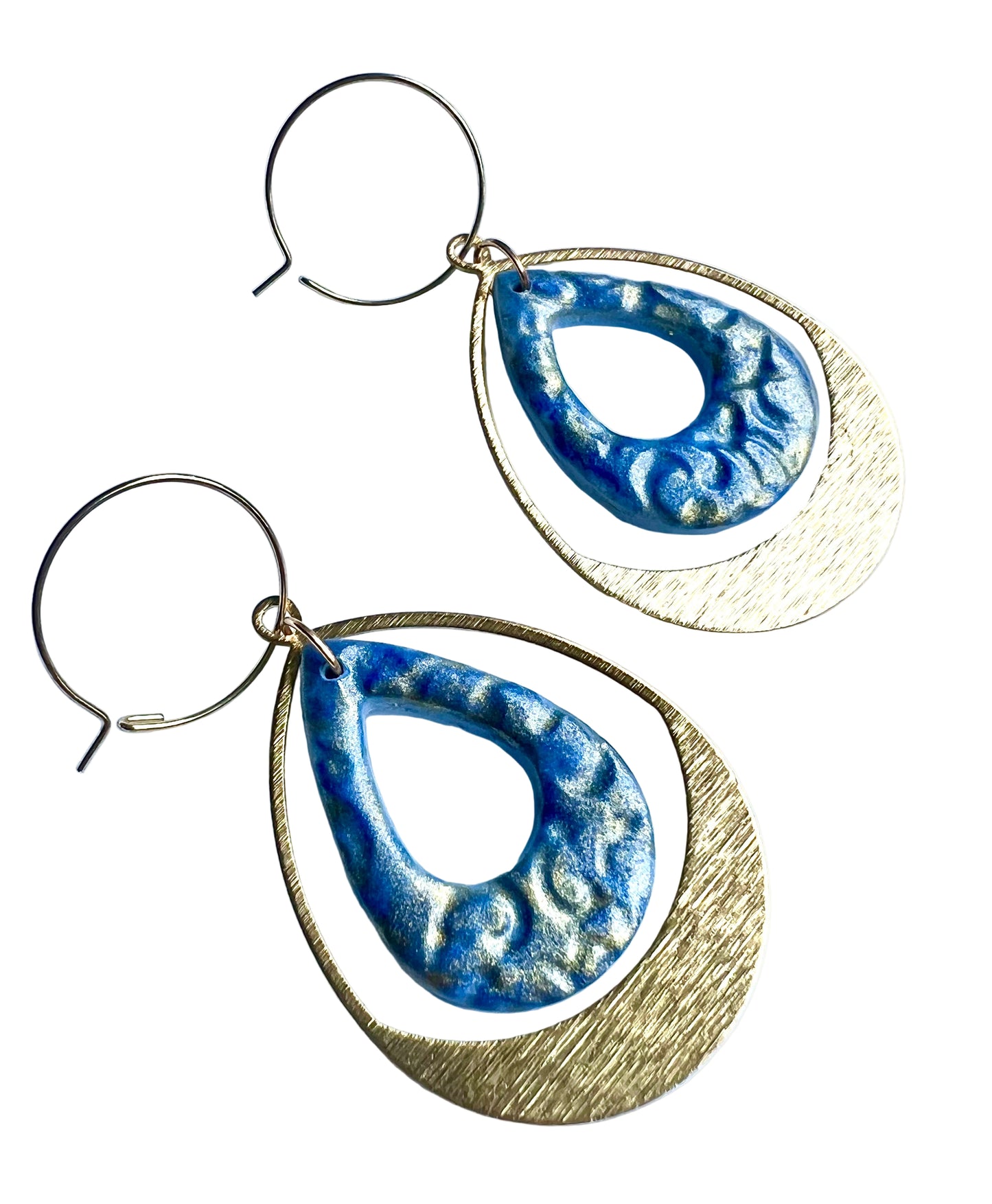 Blue Dangle Earrings with Gold Effect