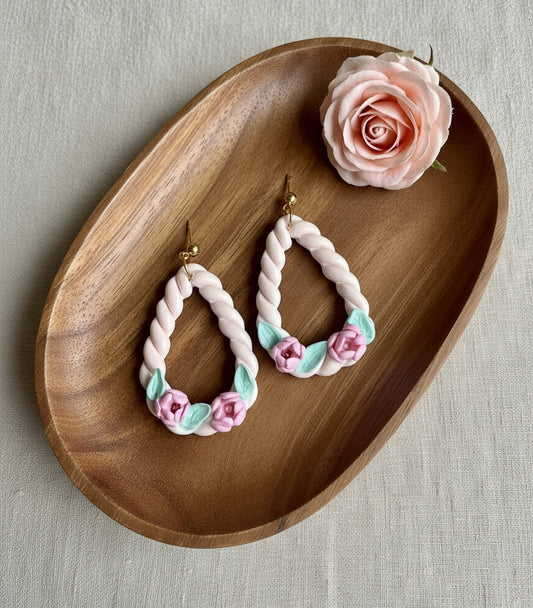 Romantic Dangle Earrings in Soft Pink