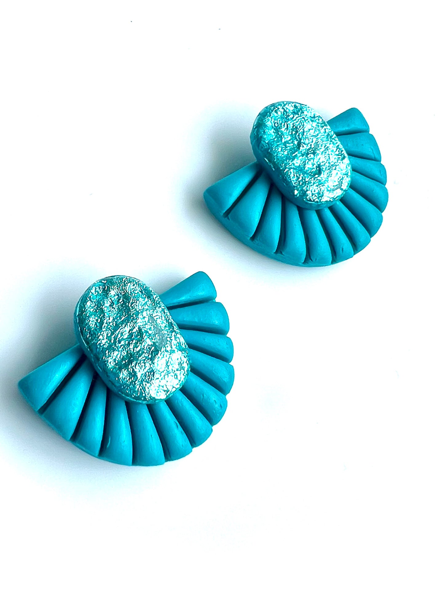 Summer Studs Earrings in Flashy Turquoise