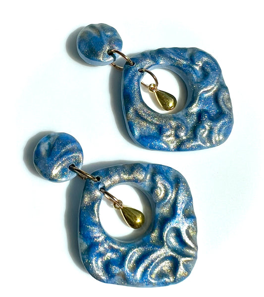 Blue Dangle Earrings with Gold Effect