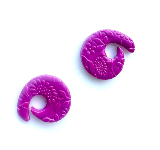 Textured Spiral Shape Studs in Plum Color